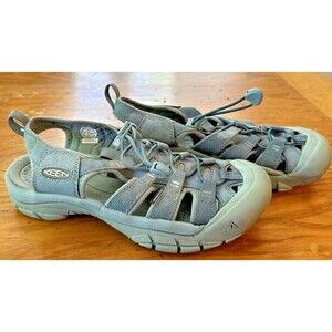 Keen Newport  Women’s Active Shoe Blue Waterproof Size 8.5 Hiking Fishing Boats